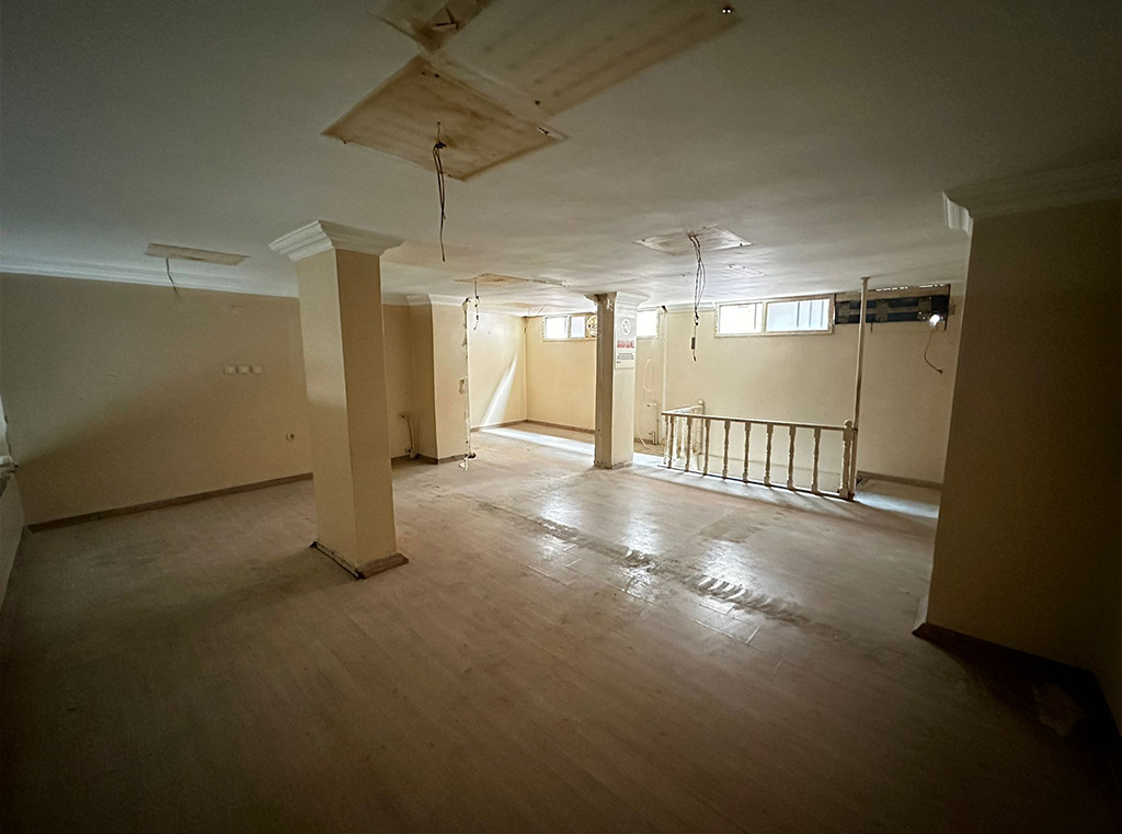 Ümraniye Çarşıda 240 m2 Kiralık Dükkan