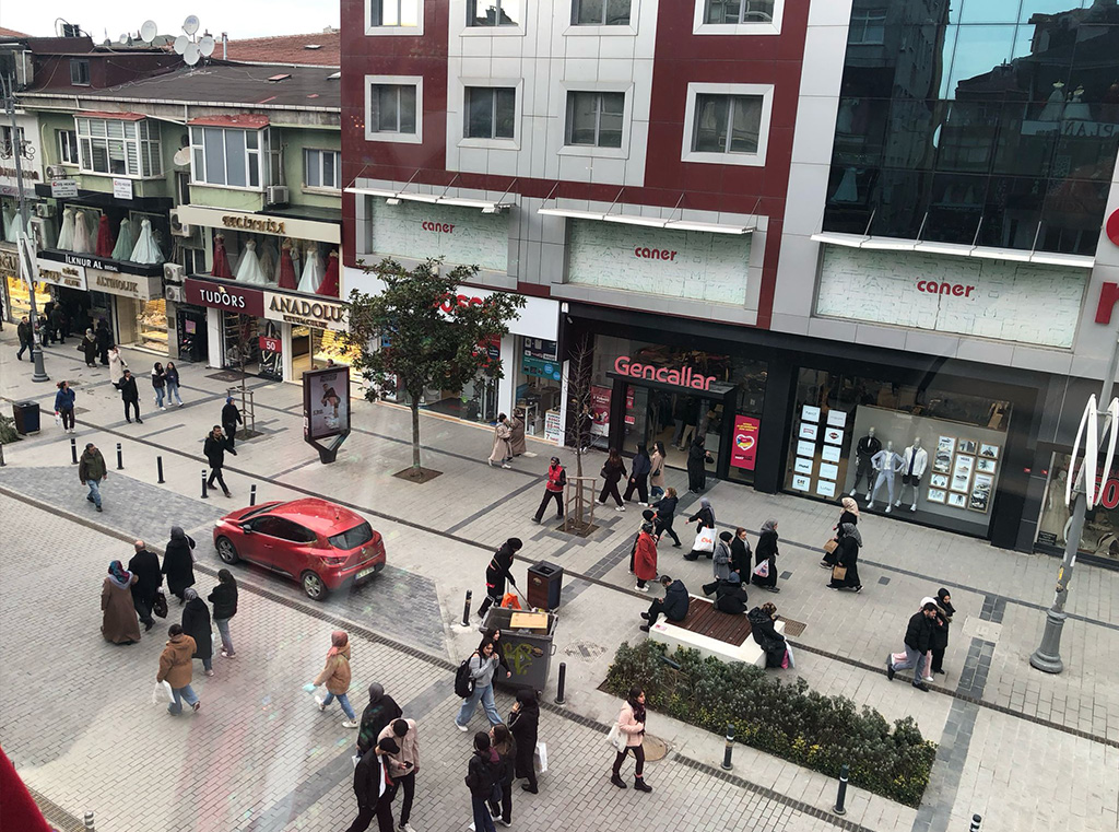 Ümraniye Çarşıda Devren Kiralık Modaevi