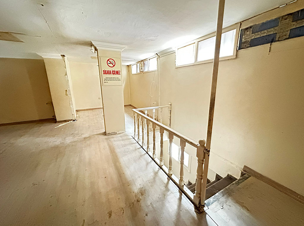 Ümraniye Çarşıda 240 m2 Kiralık Dükkan