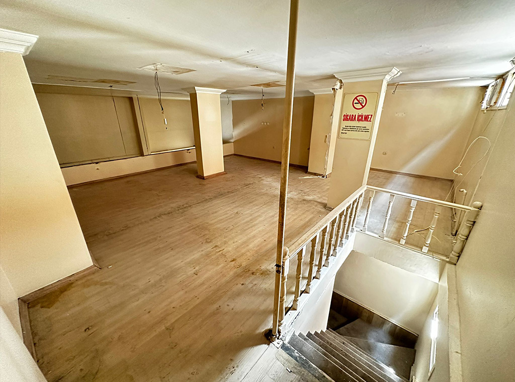 Ümraniye Çarşıda 240 m2 Kiralık Dükkan