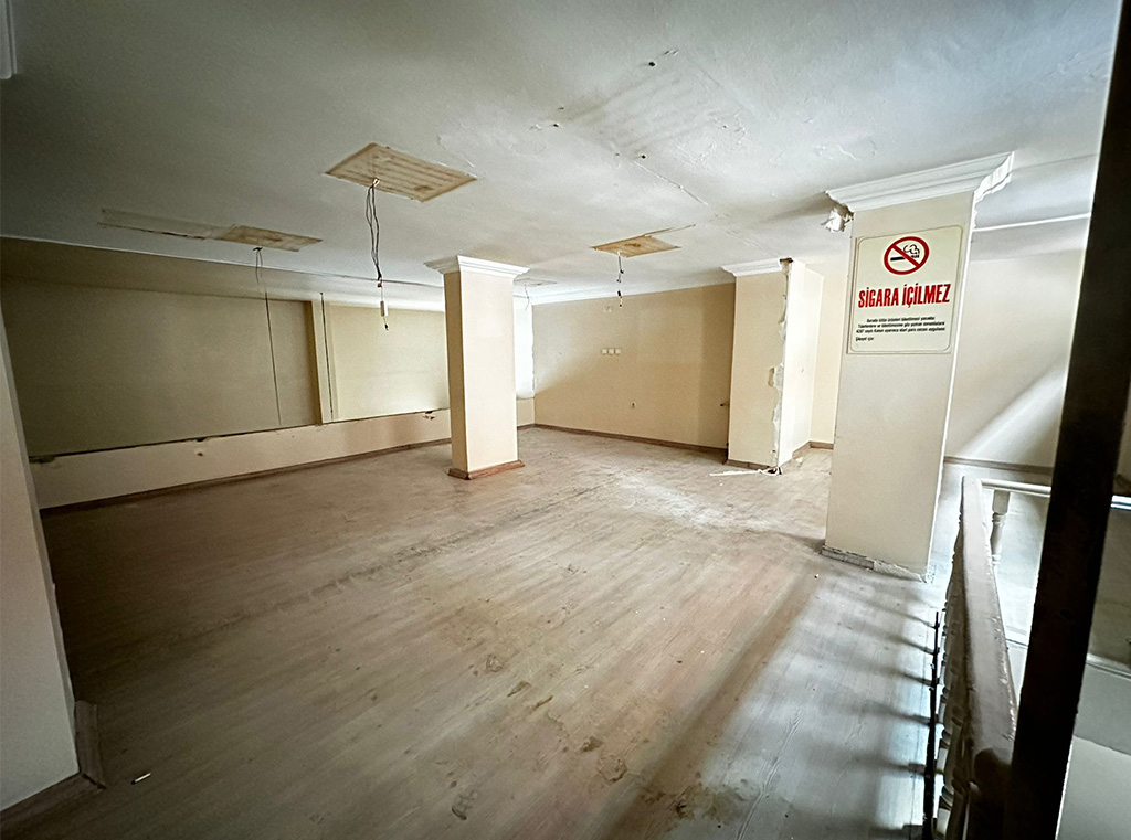Ümraniye Çarşıda 240 m2 Kiralık Dükkan